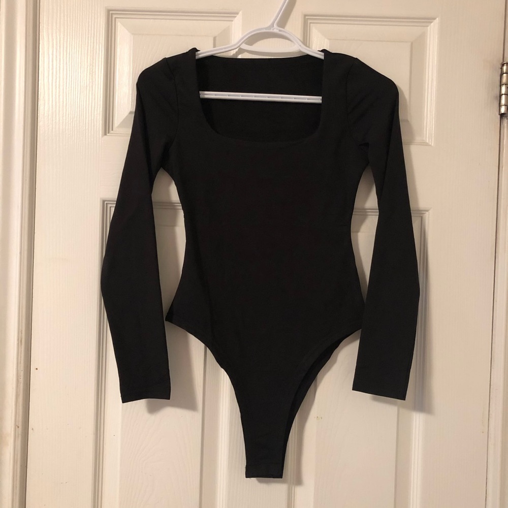 Black Long Sleeve Bodysuit❌ONLY MEDIUM AVAILABLE❌ - Picture 4 of 7